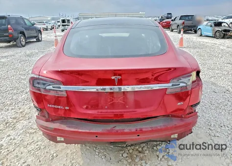 2014 Tesla Model S z USA, uszkodzony, nr VIN 5YJSA1H16EFP52920